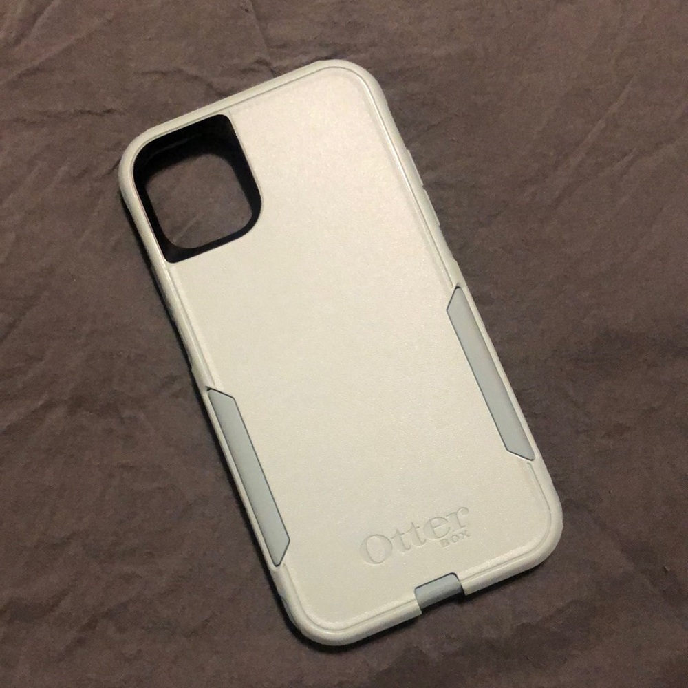 iPhone 11 Otter Box Commuter Series
